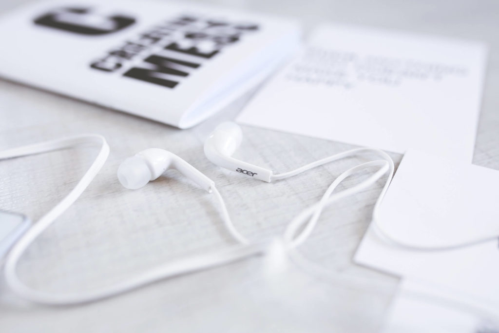 earphones